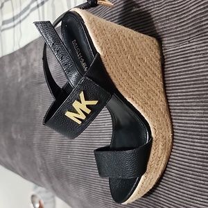 MK WEDGES 6M